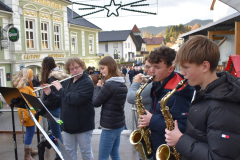 Waldheimatmarkt - Christbaum erleuchten